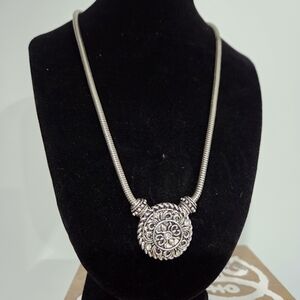 Elegant Silver Pendant Necklace
